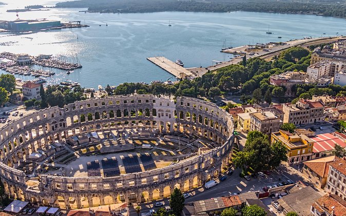 Day trip to Rovinj and Pula with lunch from Poreč - Walking through Pula after the arena