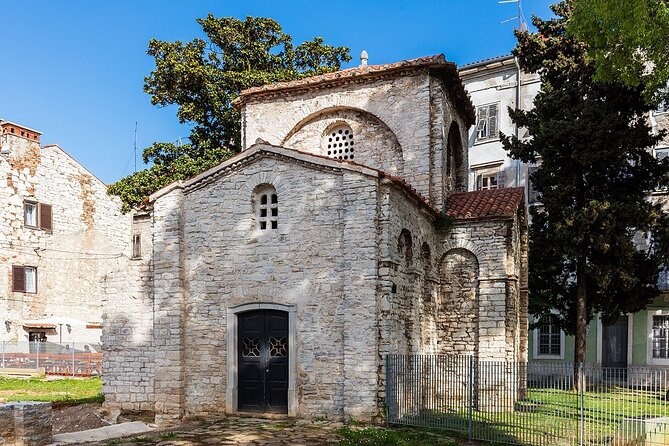 Discover the Essence of Pula: Private Tour with a Local Pro - Reaching the Forum after two millennia of city life