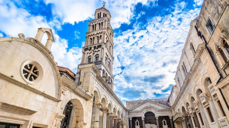 Discover The Old Town Split 1.5h walking Small group tour - The guides make the biggest difference