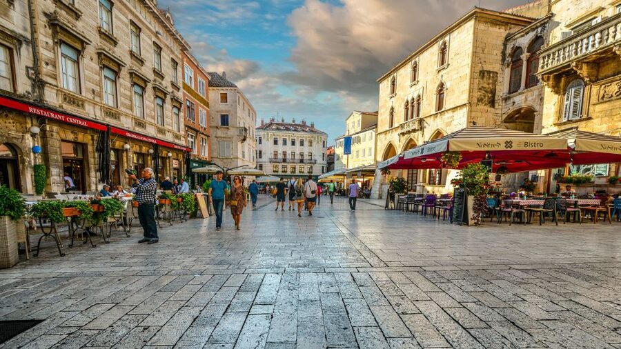 Discover The Old Town Split 1.5h walking Small group tour - Starting on the Riva promenade