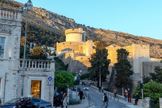 Drinks & Bites in Dubrovnik Private Tour - Pile Gate and Dubrovnik’s first grand entrance