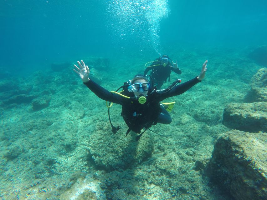 Dubrovnik 2-Hour Uncertified Divers Introductory Dive - Entering the Adriatic at a manageable depth