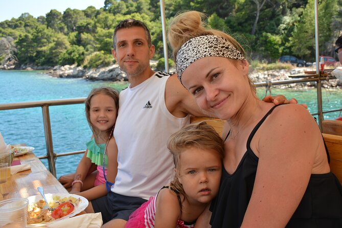 Dubrovnik: 3 Islands Boat Tour with Lunch & drinks(FR, ES, EN) - Lunch on the Adriatic