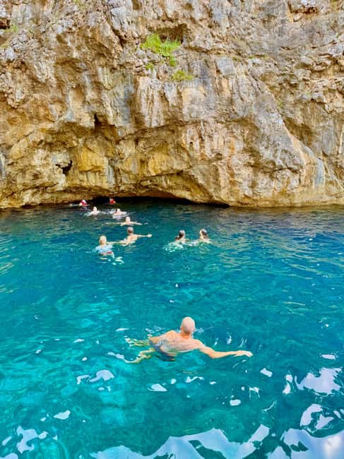 Dubrovnik: 6 hours Blue cave & Elaphiti with optional lunch - Unlimited drinks change the feel of the cruise