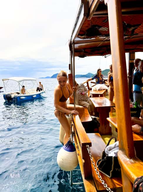 Dubrovnik: 6 hours Blue cave & Elaphiti with optional lunch - Koločep gives you a quiet first stop