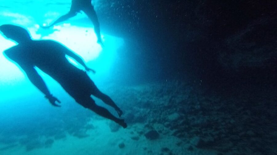 Dubrovnik: Blue Cave & Sunj Beach Boat Tour with Drinks - Drinks and snorkeling gear add real value