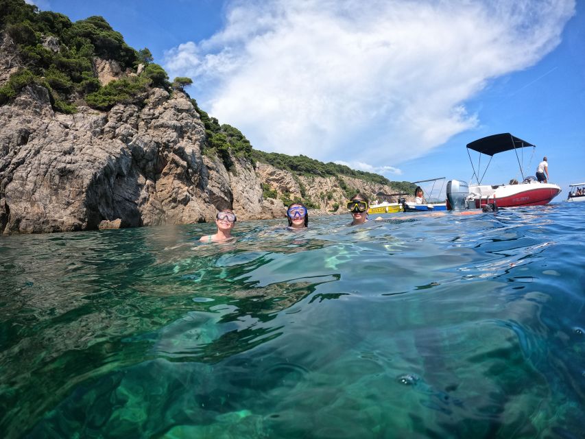 Dubrovnik: Blue & Green Caves Private Boat Tour with Drinks - Private boat atmosphere and guide quality