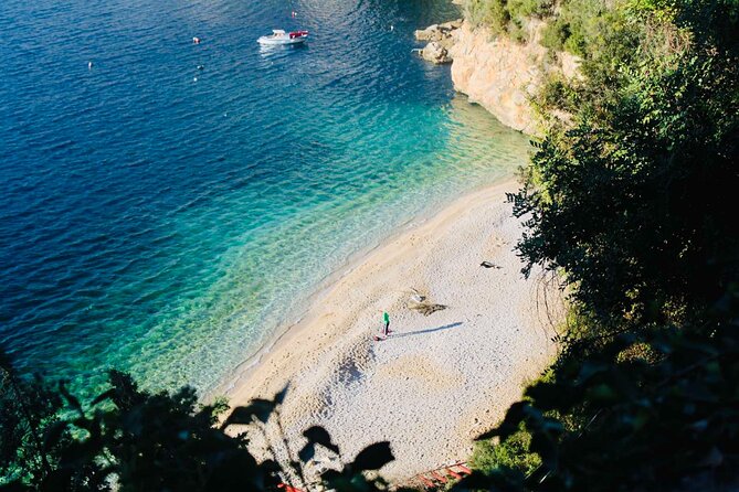 Dubrovnik Boat Tour: Lokrum Island, Betina Cave & St.Jacobs Beach - What the captain and audio guide add