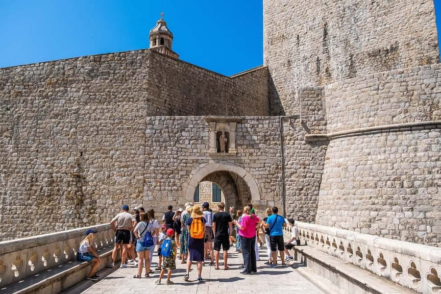 Dubrovnik: City Walls, Old Town Walking Tour & Adriatic View - Key points to know before booking