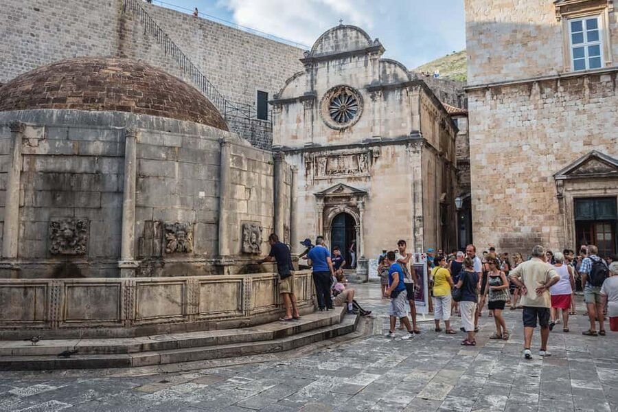 Dubrovnik: City Walls, Old Town Walking Tour & Adriatic View - The City Walls: 80 minutes above the Adriatic
