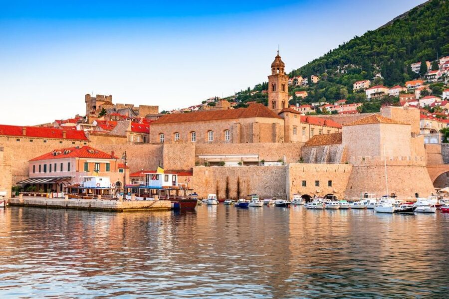 Dubrovnik Day Tour from Split or Trogir - Crowds, weather, and the walking effort
