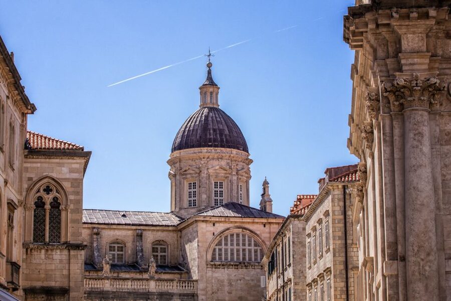 Dubrovnik: Early Bird Walking Tour - Stradun before the city wakes up
