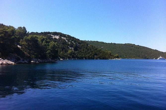 Dubrovnik Elafiti Islands Cruise with Lunch, Drinks and Pickup - Lunch is one of the best parts of the day
