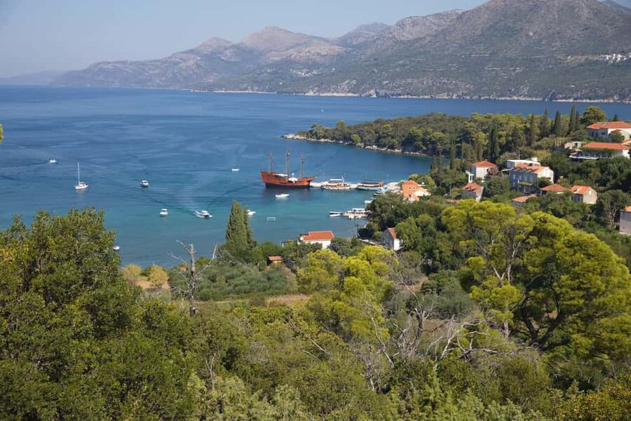 Dubrovnik: Elaphite Island Hopping Cruise on Karaka Ship - What the guide adds to the day