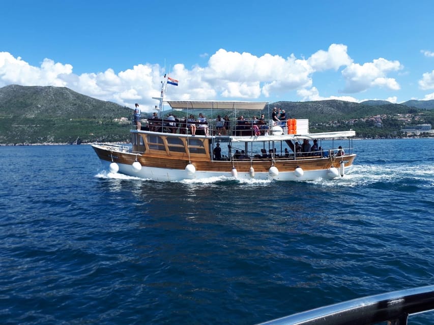 Dubrovnik: Elaphiti Islands Boat Cruise with Lunch & Drinks - The first island stop: a short taste of the Elaphitis