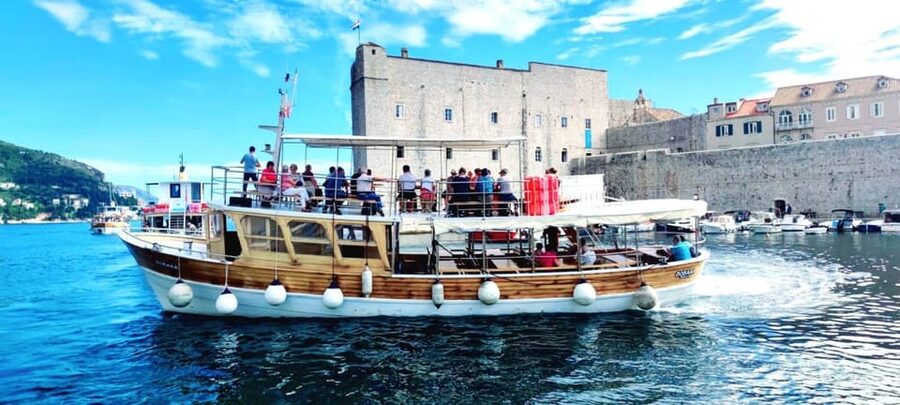 Dubrovnik: Elaphiti Islands Boat Cruise with Lunch & Drinks - Lunch on board, with fish, chicken, or vegetarian food