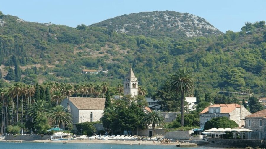 Dubrovnik: Elaphiti Islands Boat Cruise with Lunch & Drinks - Drinks are included, but keep expectations sensible