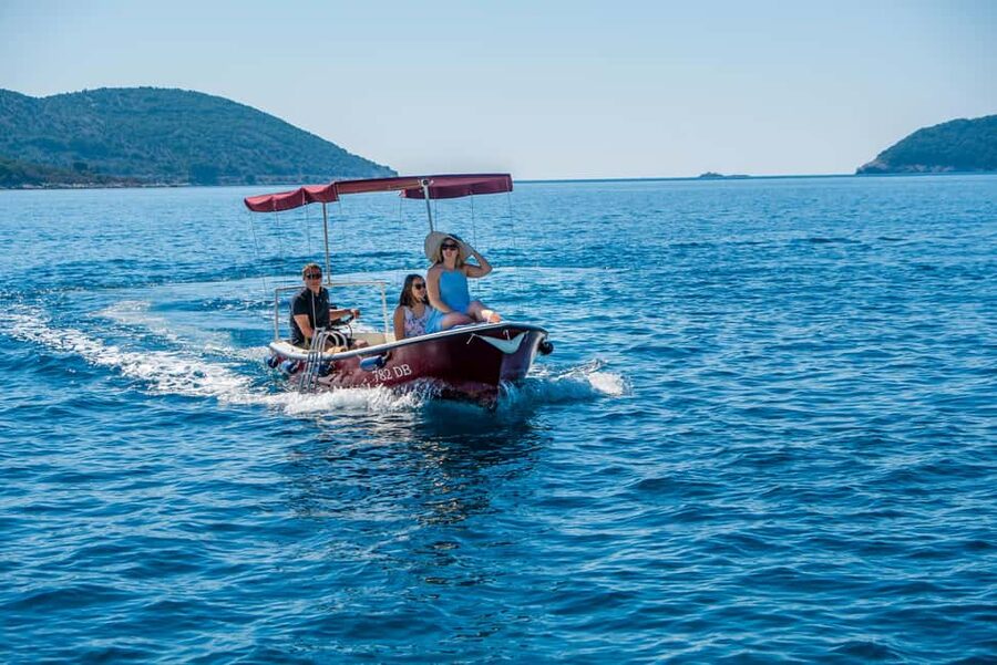 Dubrovnik: Elaphiti Islands Boat Rental - Pickup from Dubrovnik and the ride to the boat