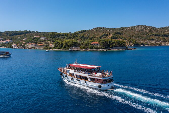 Dubrovnik: Elaphiti Islands Full-Day Cruise with Lunch - Šipan: lunch and village life in Suđurađ