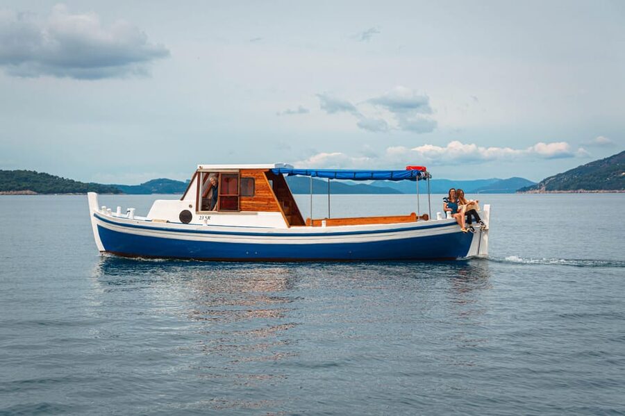 Dubrovnik: Full-Day Blue Cave & Elaphiti Islands Boat Tour - Šipan and the old fishing village of Suđurađ