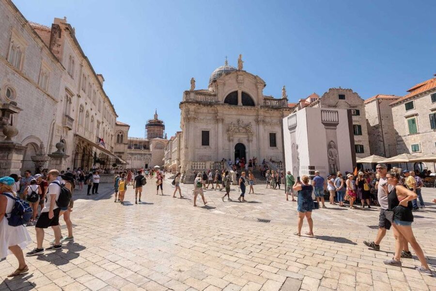 Dubrovnik: Guided Old City Walking Tour - Sponza Palace and the memorial room