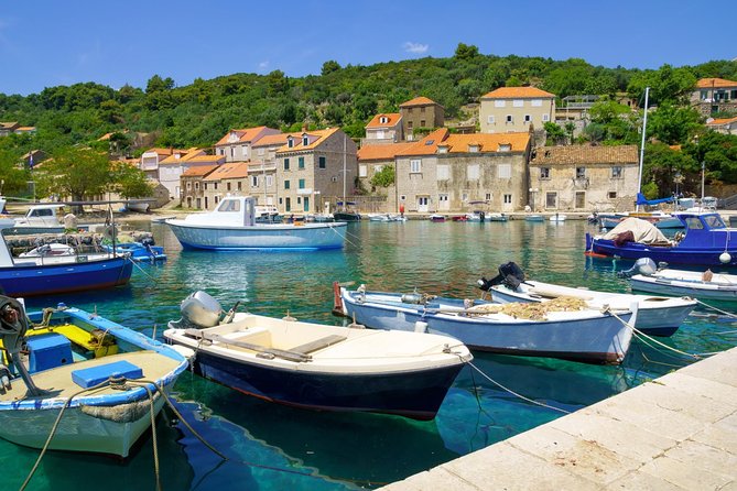 Dubrovnik Island-Hopping Cruise in the Elaphites with Lunch - Leaving Gruž with wine and sea views