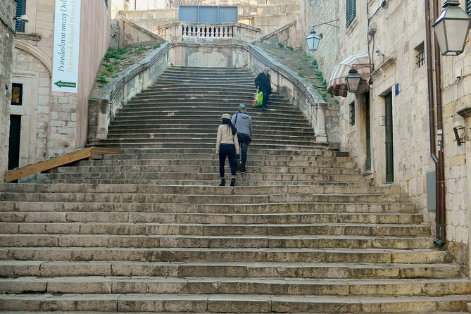 Dubrovnik: Old Town Walking Tour - Large Onofrio’s Fountain and the practical side of old Dubrovnik