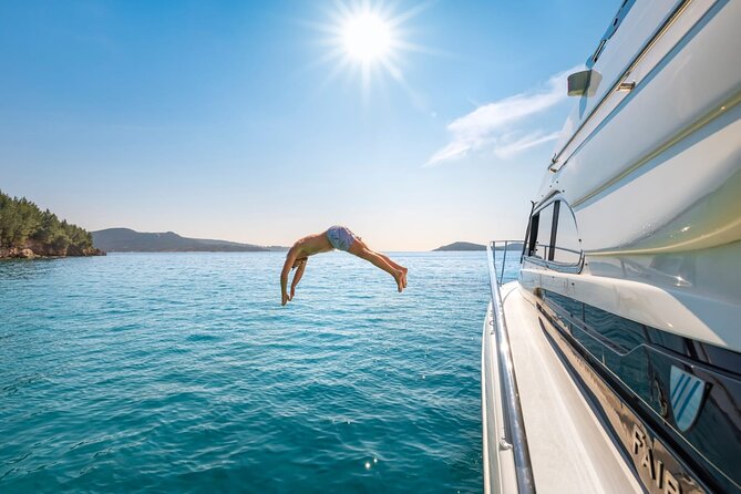 Dubrovnik: Private Boat Tours to Elaphite Islands - Boats, comfort, and what comes aboard