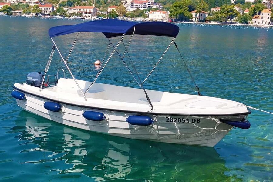 Dubrovnik: Rent a fun and easy to use boat without license - A first-time captain’s boat