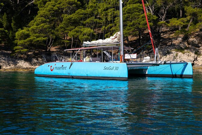 Dubrovnik Sunset Catamaran Cruise with drinks - Drinks, wine, and snacks: keep expectations modest