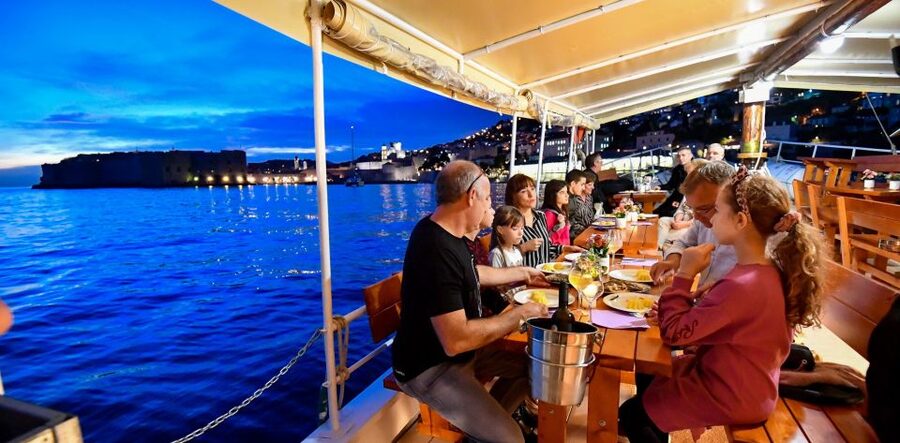 Dubrovnik: Sunset Dinner Cruise around the Old Town - Practical details that make the evening easier