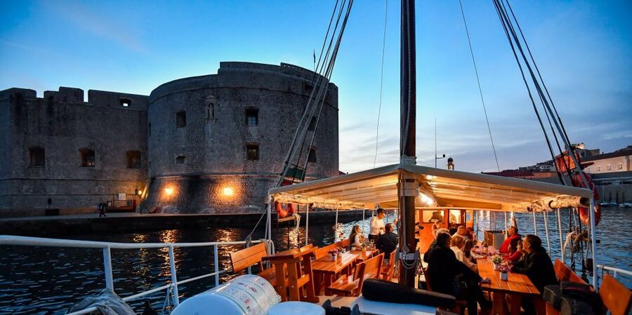 Dubrovnik: Sunset Dinner Cruise around the Old Town - Who will enjoy the Slavija most
