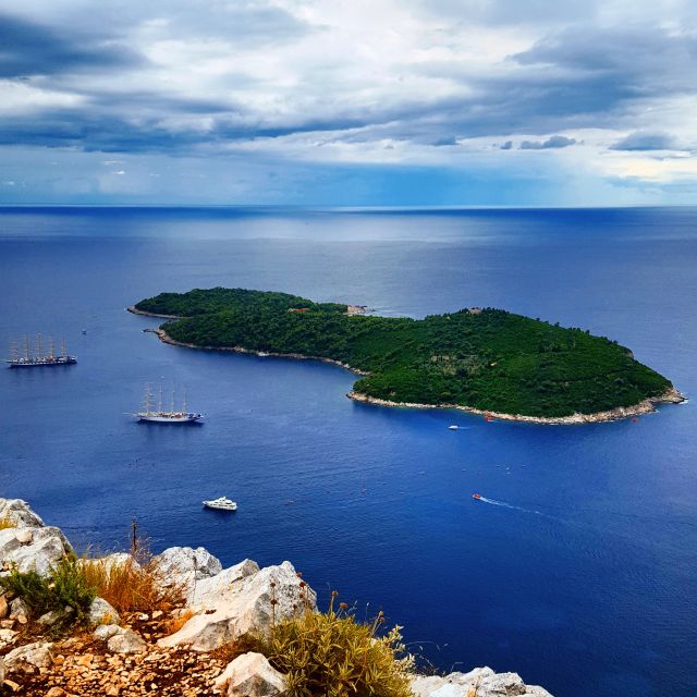 Dubrovnik: Sunset Panorama Tour with Glass of Wine - Guide quality and the feel of the outing