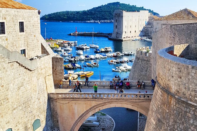 Dubrovnik walking history tour - Orlando’s Column and the Meaning of Freedom