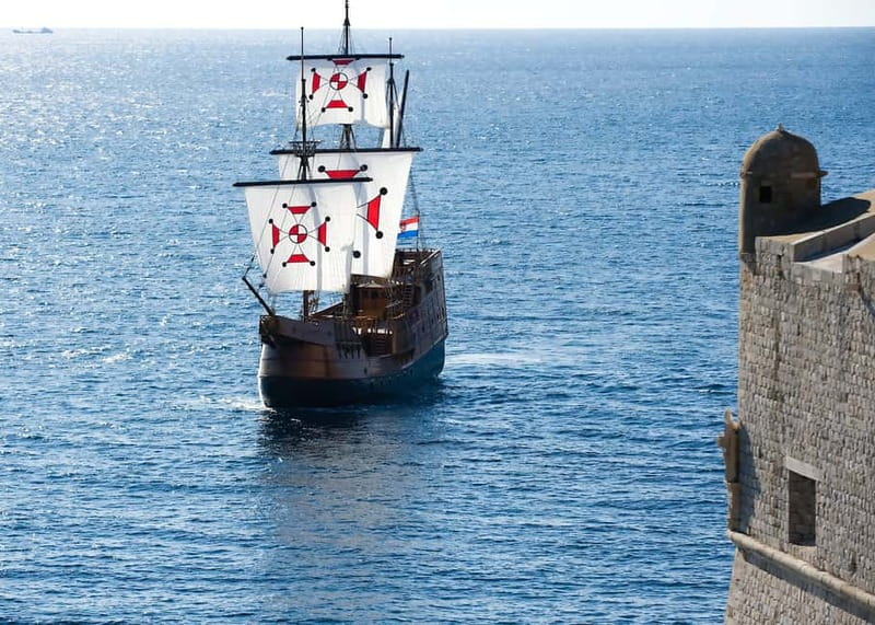 Dubrovnik walking tour and cruise on Karaka ship - Starting at Gruž port, Obala Stjepana Radića 16