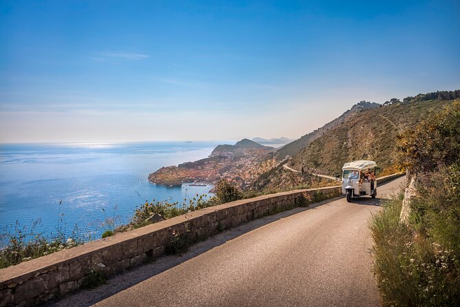 E-Tuk Tuk Tour in Dubrovnik - The upper cable car station gives you 20 minutes to wander