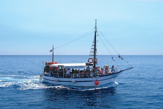 Elaphite Islands Cruise with Local Gastronomy at Captain's House - Swimming by the Blue Cave