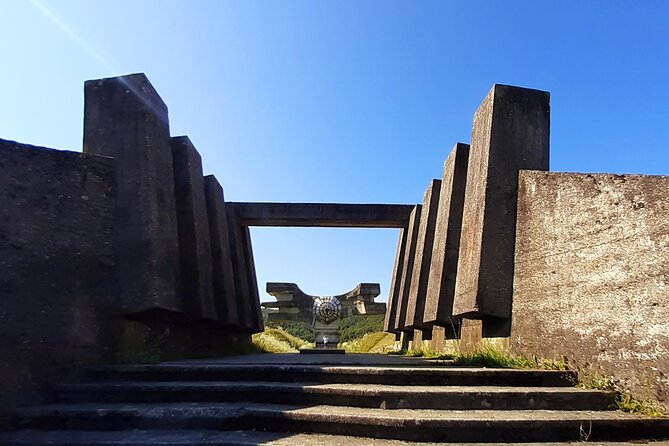 Ex-Yugoslavian "Spomeniks" tour - Podgarić and the Monument to the Revolution