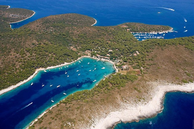 Exclusive Private Tour: Red Rocks & Pakleni Islands - Velo Borče, the Green Lagoon