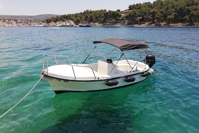Explore the West coast of the island Brac by BETINA boat - Sutivan adds a village stop