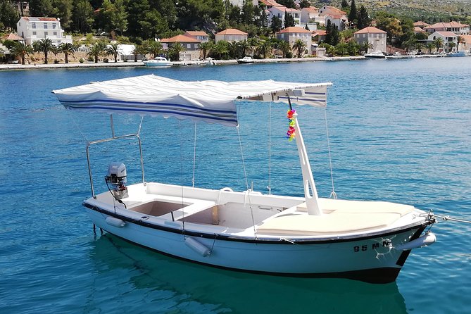 Explore west side of island Brač with Pasara boat - Traditional Dalmatian boat - Setting out from Milna on a traditional Pasara