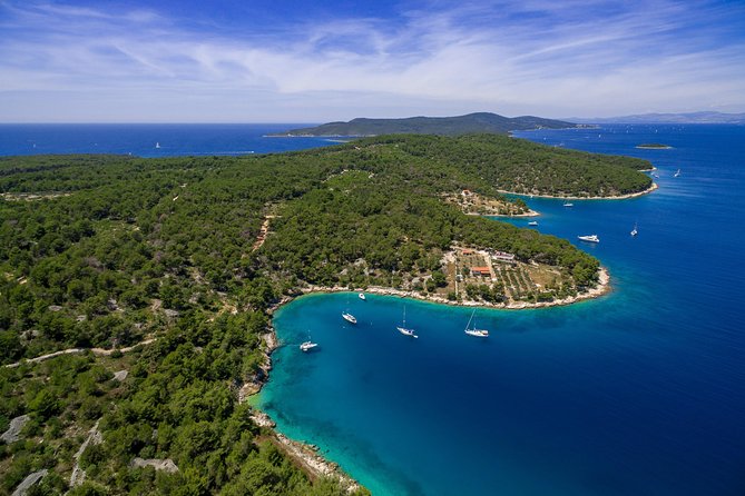 Explore west side of island Brač with Pasara boat - Traditional Dalmatian boat - Who will enjoy this day most