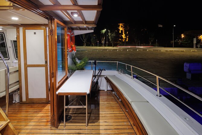 Fantastic DOLPHIN & SUNSET TOUR with dinner ( Pula-NP BRIJUNI ) - What the crew does well