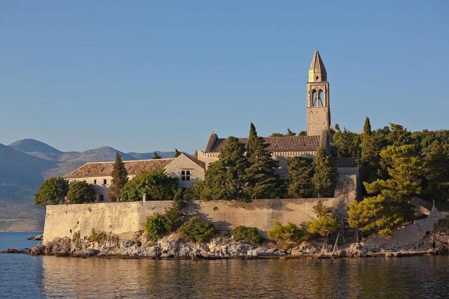 From Dubrovnik: Elaphite Islands Day Trip with Lunch - Lunch aboard with three menu choices