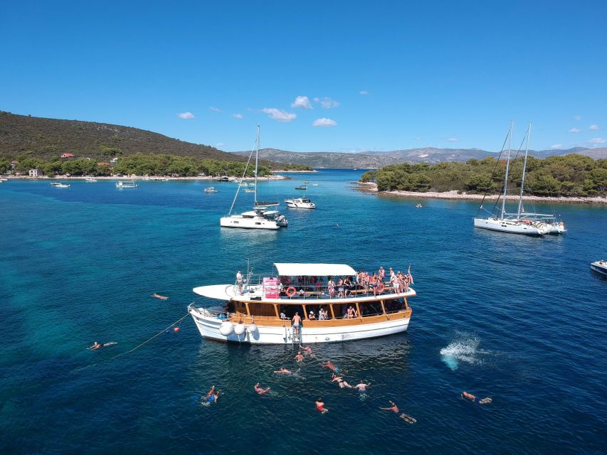 From Dubrovnik: Elaphite Islands Day Trip with Lunch - Meeting at Gruž and getting onto the boat