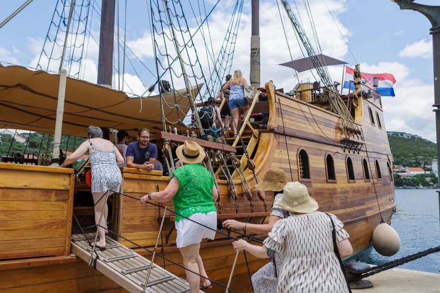 From Dubrovnik: Elaphiti Islands Galleon Cruise with Lunch - Should you book the Galleon Tirena cruise?