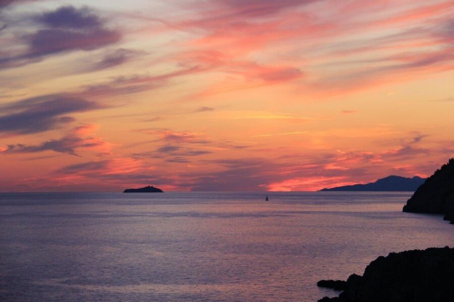 From Dubrovnik: Golden Hour Sunset Cruise with Free Drinks - What is included in the $41 price