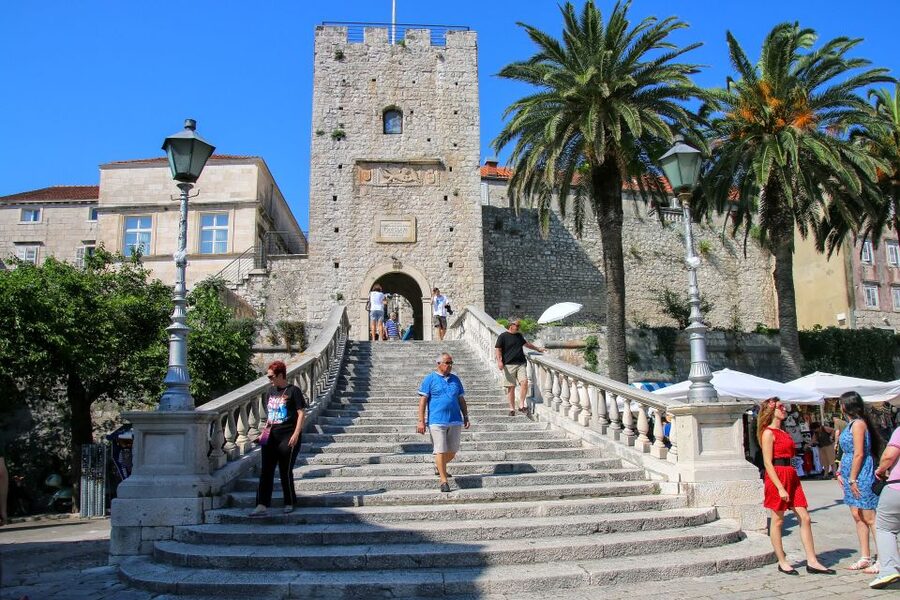 From Dubrovnik: Guided Tour of Pelješac & Korčula - Guide quality and the shape of the day