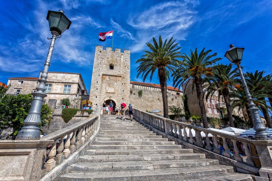 From Dubrovnik: Island of Korčula with wine tasting - Wine tasting at the Bartulović family winery