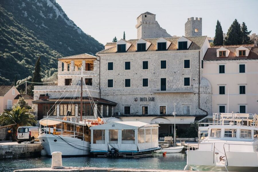 From Dubrovnik: Mali Ston Oyster Paradise Tour with Transfer - The private format and guide quality